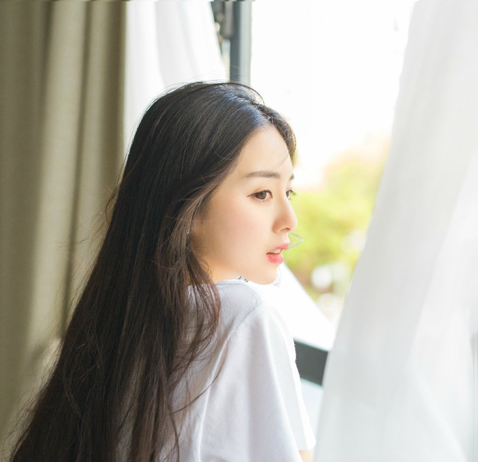“此事你看着办，我不管，但别太过，小心过犹不及。”庞统摇了摇头，想到当初自己糊里糊涂的被贾诩拉到了吕布战车上，心里就不由得一阵腻歪。